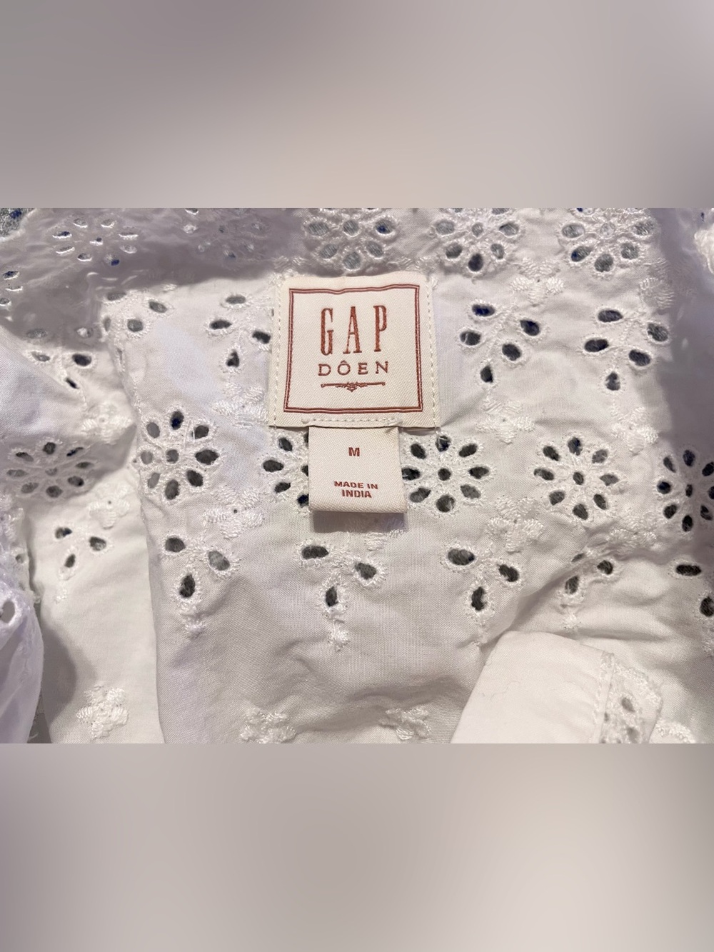 Gap x DÔEN Eyelet Crop Top - Picture 4 of 8